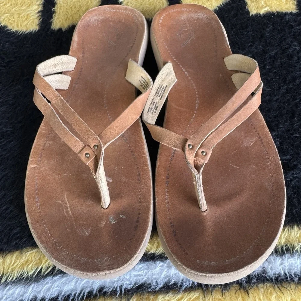 Size 39/W9 - OluKai Kapehe Luana Flip Flops Womens Sahara Leather Shoes